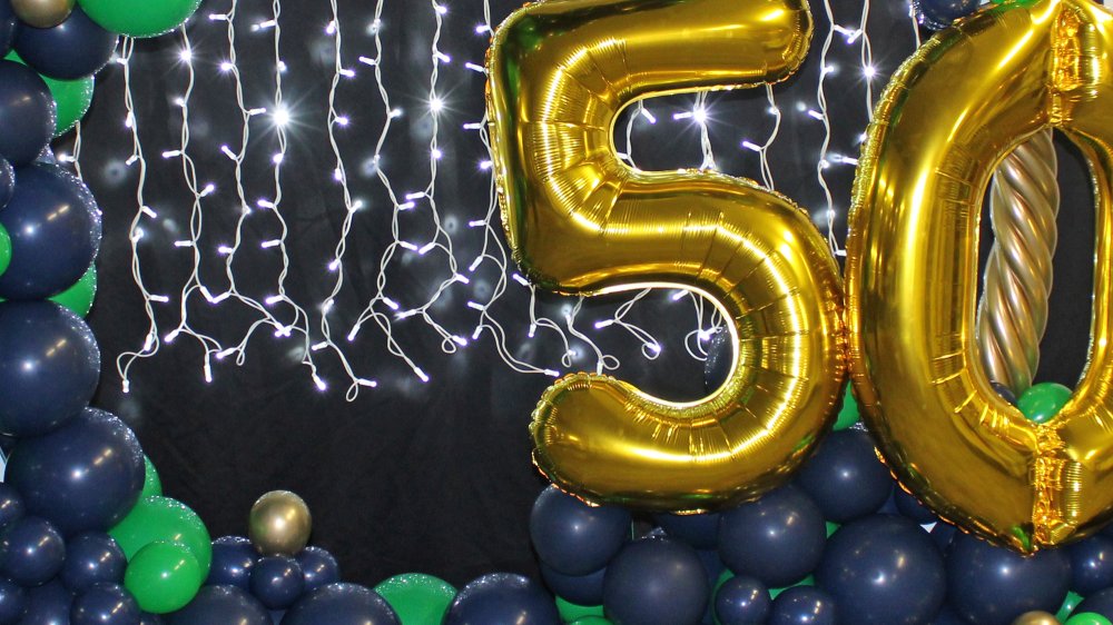 50th balloon arch